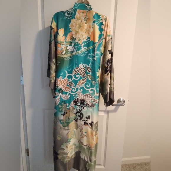 Natori Multicolor Floral Robe - Picture 3 of 4